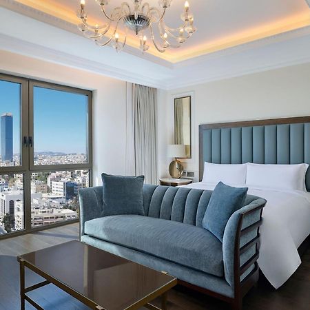 The Ritz-Carlton, Amman Ξενοδοχείο Εξωτερικό φωτογραφία A bedroom at the Four Seasons Hotel