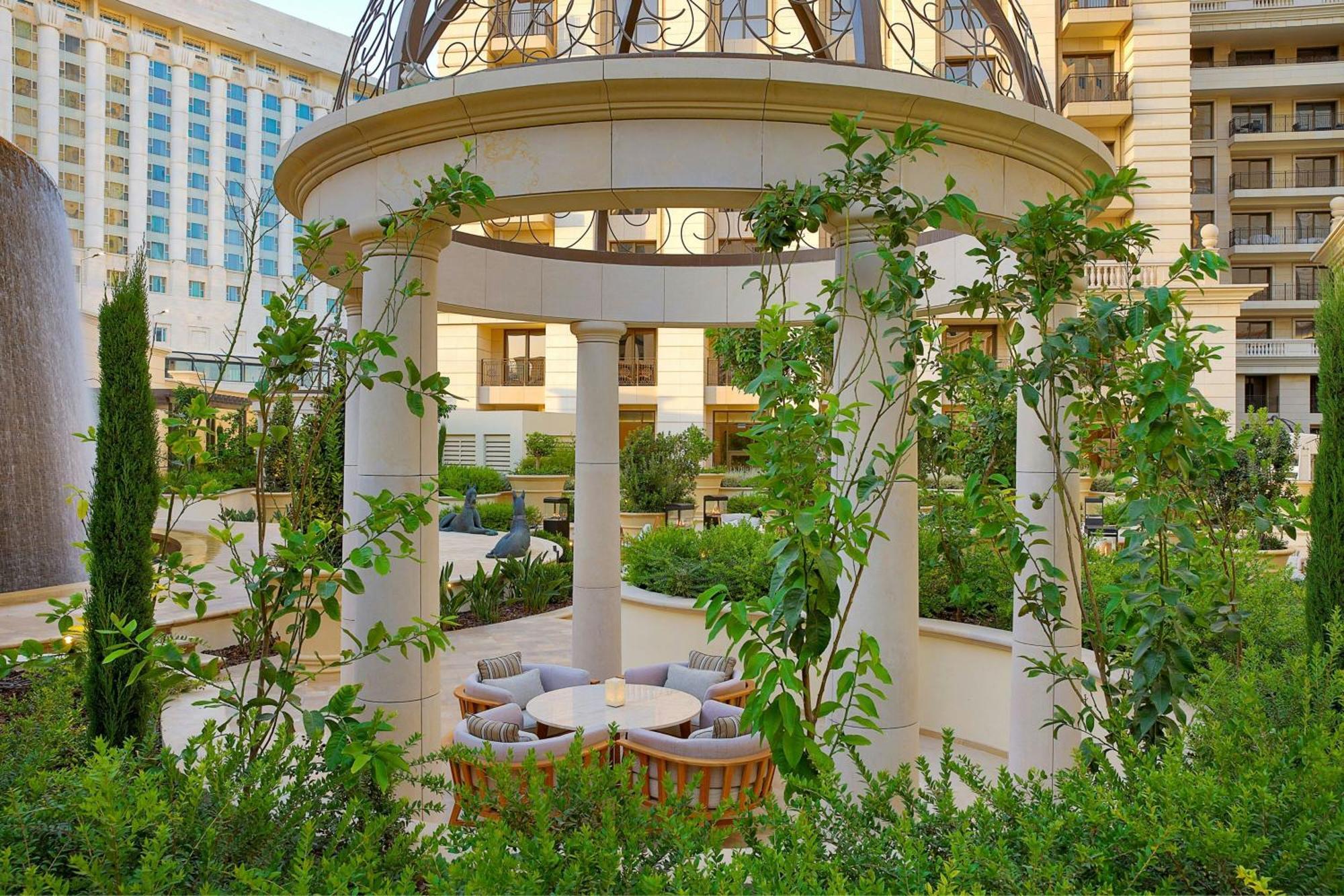 The Ritz-Carlton, Amman Ξενοδοχείο Εξωτερικό φωτογραφία The garden at the Wynn