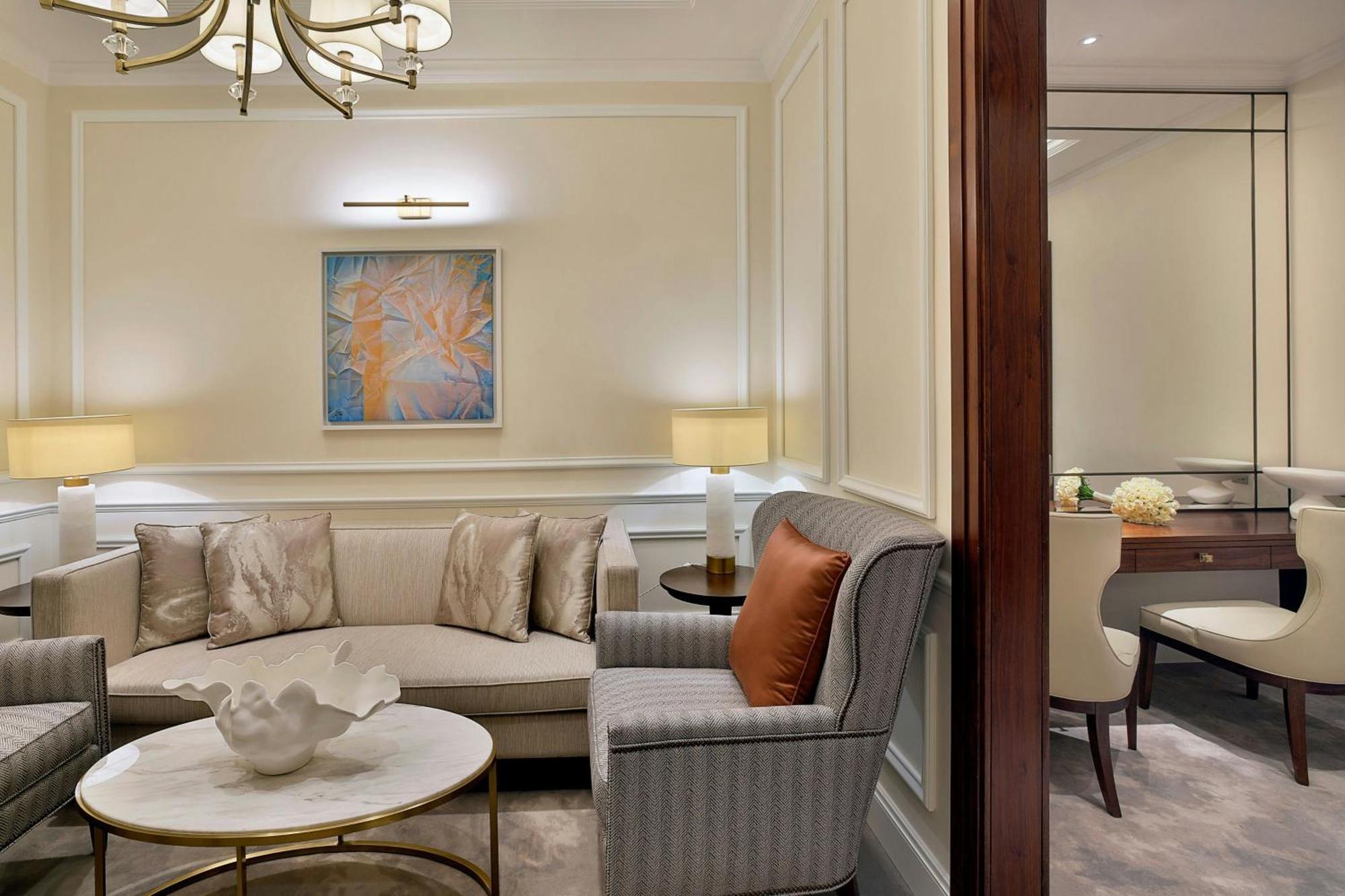 The Ritz-Carlton, Amman Ξενοδοχείο Εξωτερικό φωτογραφία A suite at the hotel