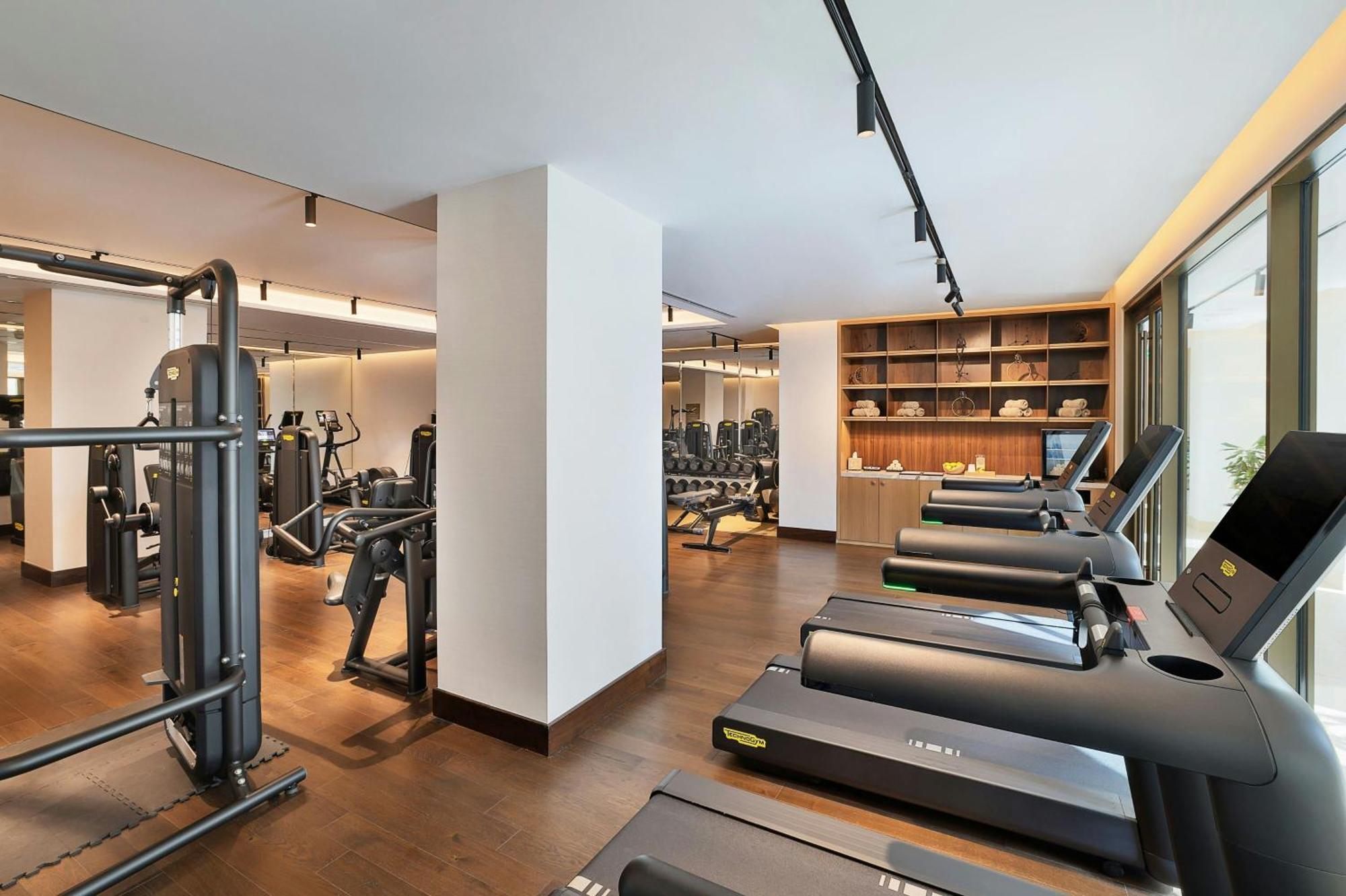The Ritz-Carlton, Amman Ξενοδοχείο Εξωτερικό φωτογραφία The gym at the hotel