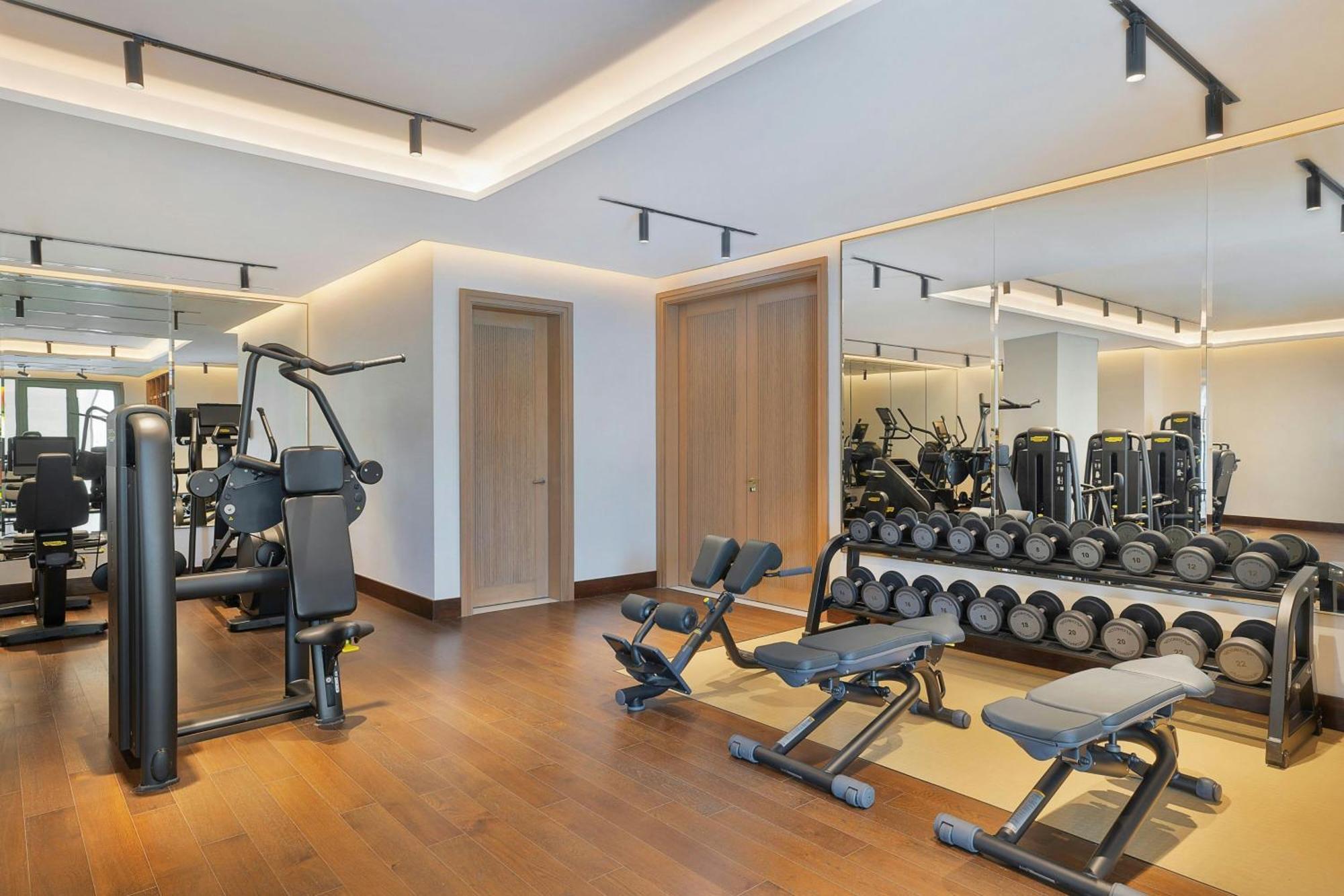 The Ritz-Carlton, Amman Ξενοδοχείο Εξωτερικό φωτογραφία The gym at the hotel