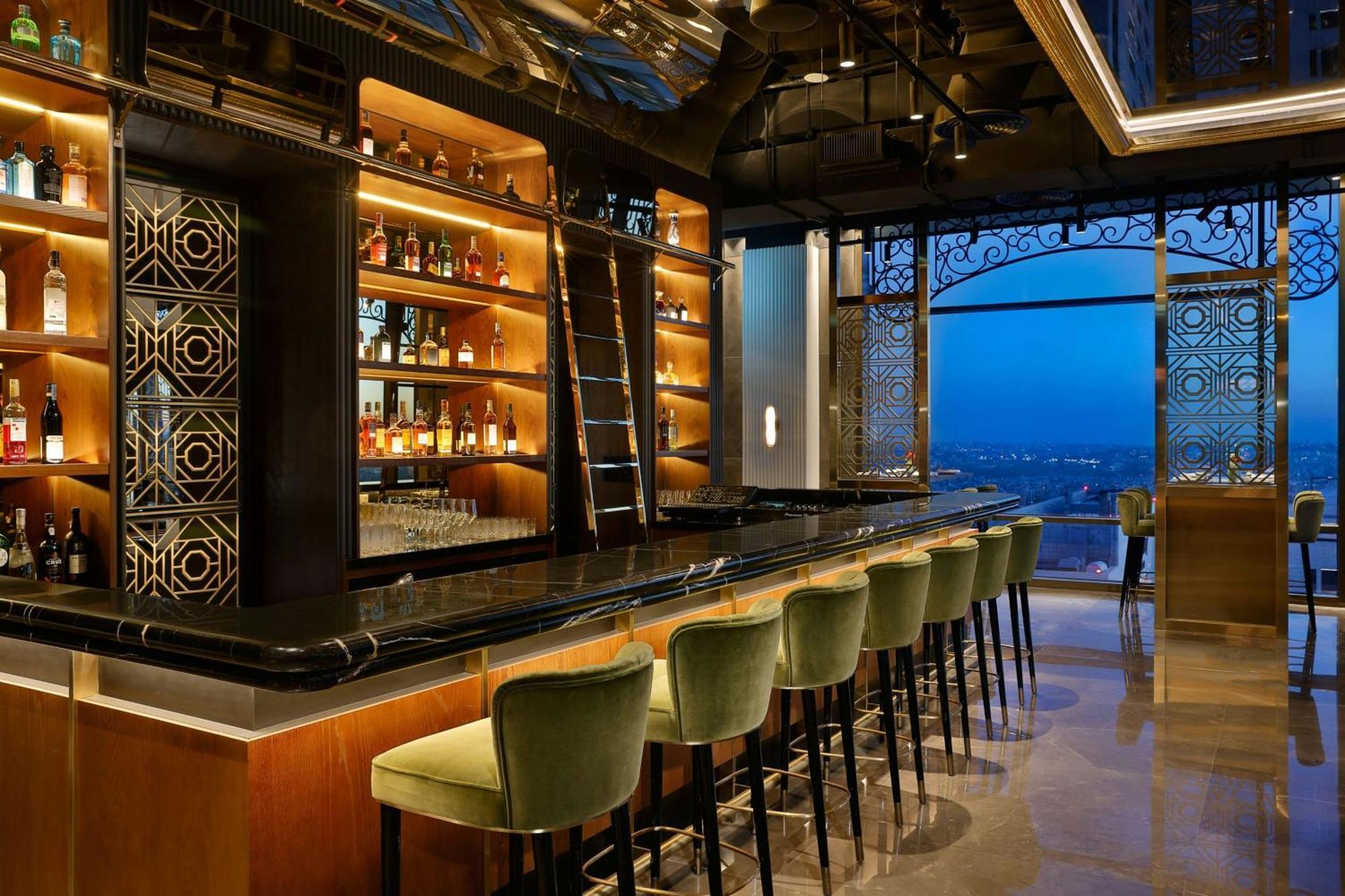 The Ritz-Carlton, Amman Ξενοδοχείο Εξωτερικό φωτογραφία The bar at the 101 lounge
