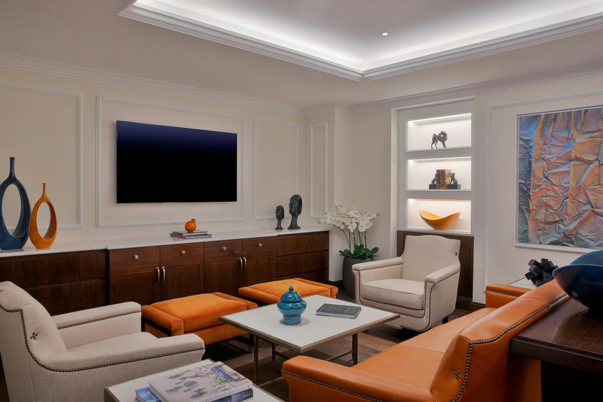 The Ritz-Carlton, Amman Ξενοδοχείο Εξωτερικό φωτογραφία A living room with indirect lighting