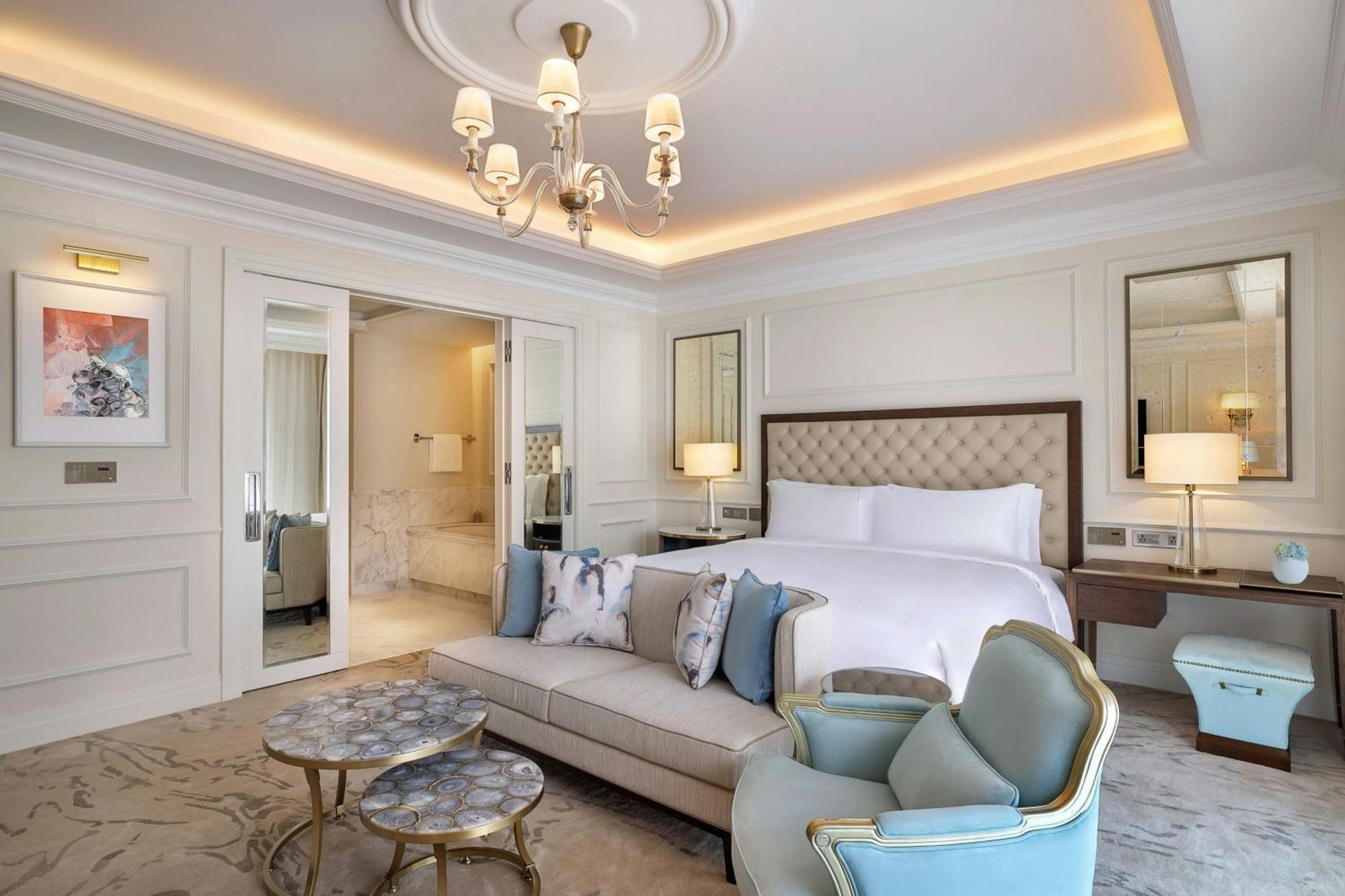 The Ritz-Carlton, Amman Ξενοδοχείο Εξωτερικό φωτογραφία A bedroom at the hotel