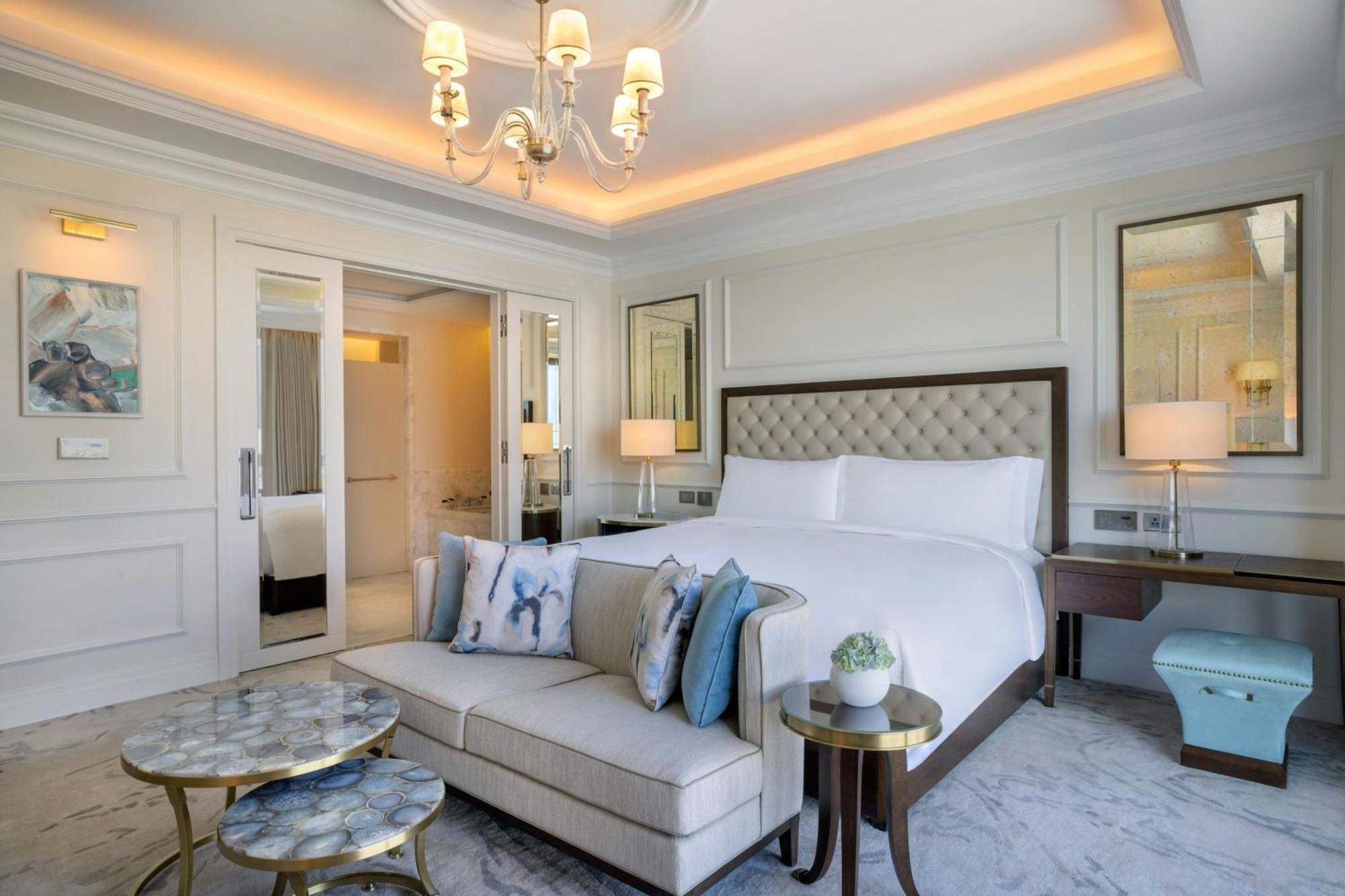 The Ritz-Carlton, Amman Ξενοδοχείο Εξωτερικό φωτογραφία A bedroom at The St. Regis Maldives