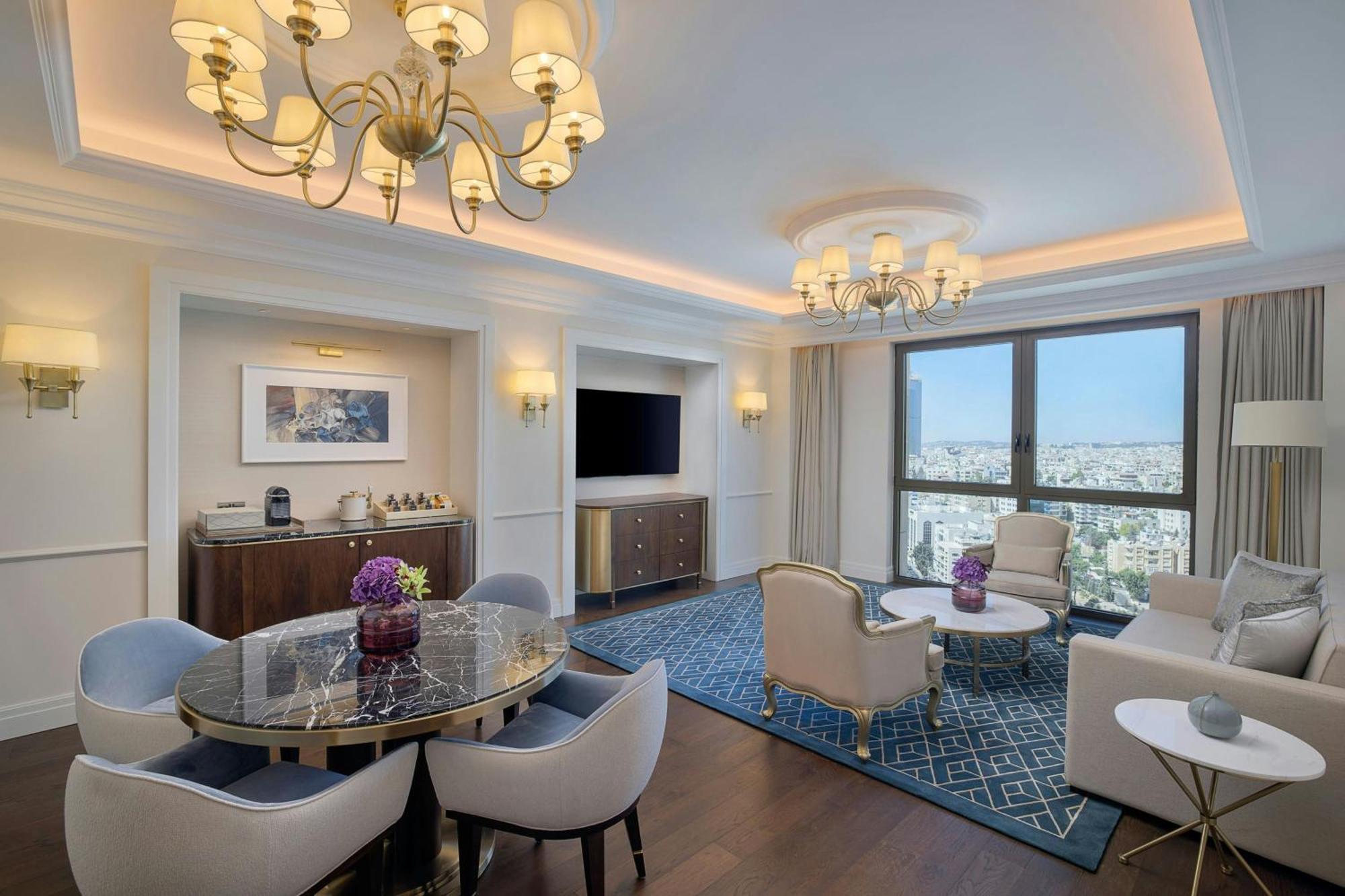 The Ritz-Carlton, Amman Ξενοδοχείο Εξωτερικό φωτογραφία A suite at the hotel