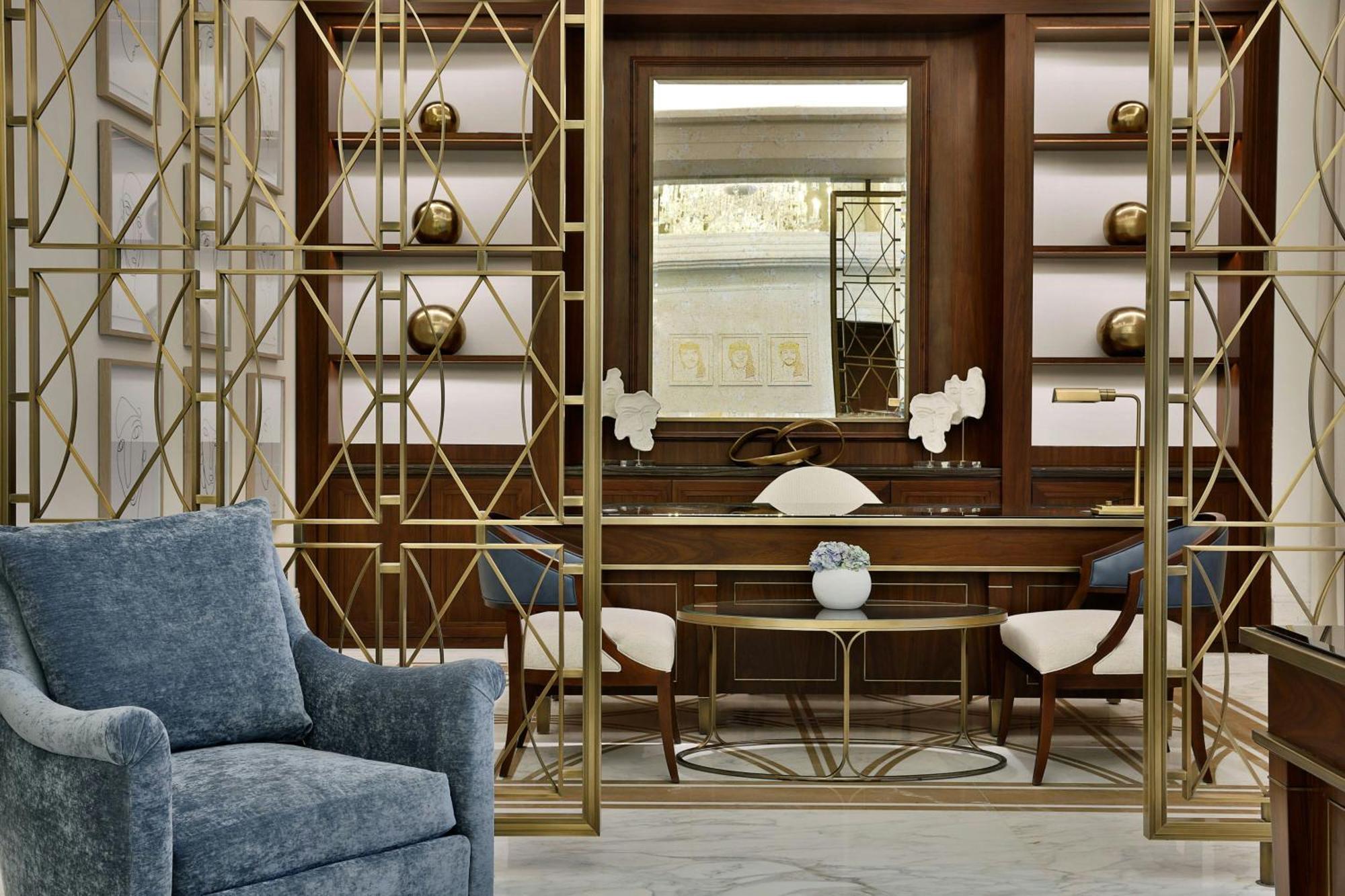 The Ritz-Carlton, Amman Ξενοδοχείο Εξωτερικό φωτογραφία The interior of the hotel
